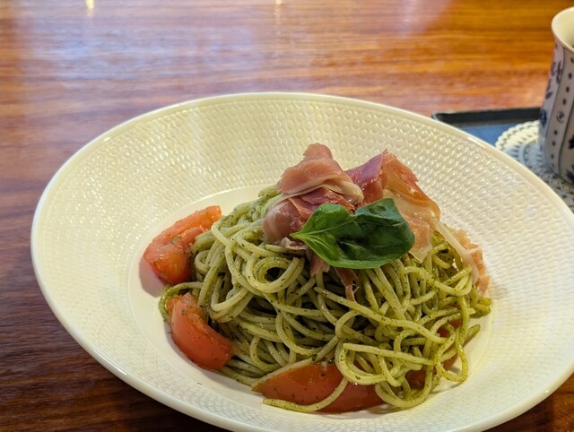 MADAM CLINK Cafe & Bar