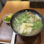 ラウラウ - フォー