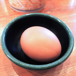 麺王 - サービスの生卵