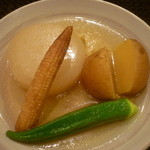 たらく うめ銀 - おでん（じゃが芋、ヤングコーン、おくら、大根）柚子胡椒を入れて