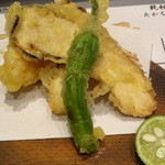 Kamosuya saketen - 松茸と天然ホワイト海老の天ぷら