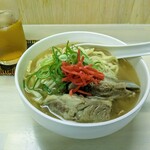 tell me キッチン - 沖縄そばソーキ骨付き豚バラ肉２枚とさんぴん茶