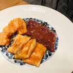 焼肉つじむら - ホルモン盛り合わせ