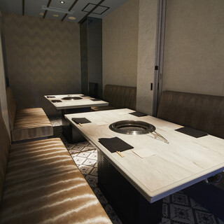 BOX席・個室など、上質な大人の空間