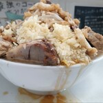 ラーメン荘 歴史を刻め - 豚Ｗラーメン400g ﾆﾝﾆｸ＆ﾔｻｲﾏｼ ｱﾌﾞﾗﾏｼﾏｼ 2025.0515