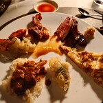 ザ・テラス - ２皿面。天ぷらサクサク、ハワイアンポーク美味しかった!