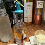 ピッツェリア ダルセーニョ ドゥエ - 辛いオイル