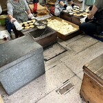 本炭火手焼きせんべい　川村商店 - 許可を得て撮影