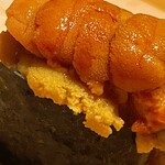 すが弥 - 馬糞がムラサキをマウンティング