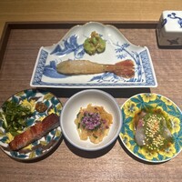 眞善美 - 縞鯵　ジョーマソース
                    噴火湾　牡丹海老　紹興酒漬け
                    群馬　加藤ポーク　焼豚　クレソン
                    海月　冷静　新生姜