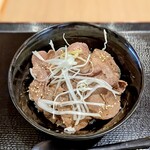 利久 - 料理写真:牛たん丼