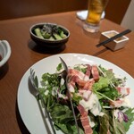 地鶏地酒地野菜 絆～ＫＩＺＵＮＡ～ - サラダ食べやすい！