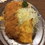 日替わり定食 肉玉子焼とチキンカツ ご飯つき500円