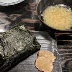 秋田長屋酒場 - 塩握りにはいぶりがっこ