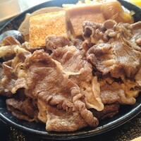 松阪牛 よし田 - 黒毛和牛すき焼き丼 1300円(税込)