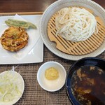 ジョナサン - 料理写真:豚なんこつの葱つけ麺と野菜かき揚げ
