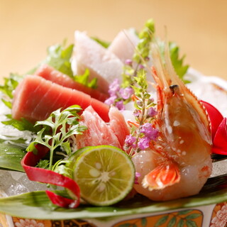 主廚親自採購的新鮮食材◆品味當季刺身與季節料理的美味
