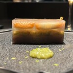 VERT - 『甘味②』
      
      ・羊羹
      　①淡雪（村田農園様）
      　②そら豆（オーブンで鞘ごとロースト、鞘と豆で出汁をとり塩を僅かに加えて）
      　③発酵とちおとめと白餡
      
      ・別添えの、ワタとそら豆出汁のソース