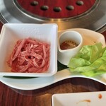 游玄亭 - 月会席のユッケ♪