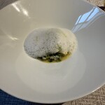 ヒカリヤ ニシ - チーズの泡のソースの下は野菜たっぷりリゾット