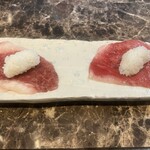 Yakiniku restaurant "Kabachi" - 和牛肋眼握壽司\420日圓 和牛頰肉握壽司\370日圓