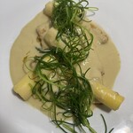HOFF - 白身魚のバターソテー　ホワイトアスパラガスとあさりのソース