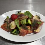 HOFF - マグロとアボカドのサラダ　焦がし玉葱とポン酢ドレッシング