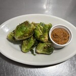 HOFF - 芽キャベツのフライ　オニオンベーコンペスート