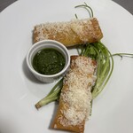 HOFF - モッツァレラとハモンセラーノの春巻き　パクチージェノベーゼ