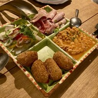 マヌエル タスカ ド ターリョ 丸の内店 - 