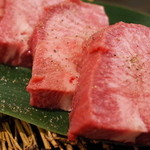 SATOブリアン - 厚切り特上タン 2,570円 要予約