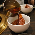 SATOブリアン - 仕上げにタレを少々