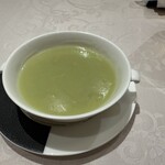 中国料理 煌蘭苑 - アボカド、グリンピース、貝柱入りフカヒレスープ