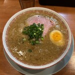 濃厚豚骨らーめん 博多一路 - 一路らーめん
      東京背脂しょうゆとんこつ
