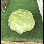 菜食健美 里味 - 里味さん店内　　250円　大きなキャベツ　byまみこまみこ 