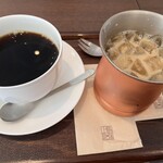 上島珈琲店 - ブレンドコーヒー、黒糖ミルクコーヒー（アイス）