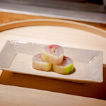 温石 - 鯵のキュウリ巻き