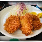 とんかつ文久 - アップ♫ 大中小の違いはお肉の大きさのようです。