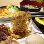 焼肉 九田家 - 和牛カルビランチ1,100円（ランチ定食は、ビュッフェ食べ放題）