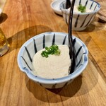 炭火焼鳥 きち蔵 - お通し 自家製豆腐