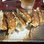 台湾料理龍香苑 - 生ビールセットの餃子