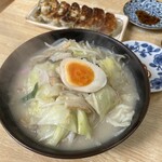 ラーメン山河 - 料理写真: