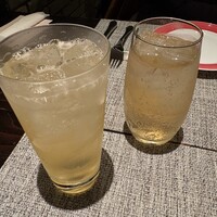 ビストロあじと - ニッカフロンティアのハイボールと能勢ジンジャエールです。