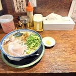 博多とんこつ 天神旗 - 超博多+ニンニク追加