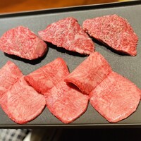 士士 - 