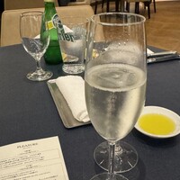 キハチ 名古屋JRセントラルタワーズ店 - 美味しいなー、ここで飲むからかなー