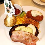 ジョイフル - 料理写真:ロイドのスパイグリーンハンバーグプレート 1,318円