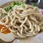 こうじ屋 - 太麺は全粒粉などの自家製麺