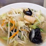 横濱中華 横濱餃子房 - 野菜タン麺 869円