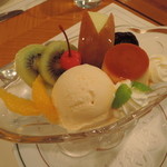 ザ・カフェ - ここが発祥と言われるプリンアラモード（１１３４円）